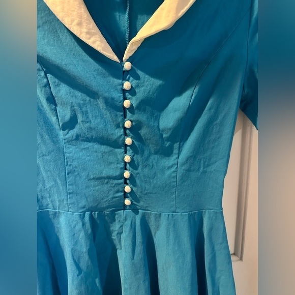 Gown Town Pearl 1950s Cape Collar Swing Dress - Picture 2 of 3